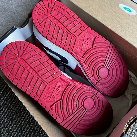 Air Jordan 1s - Picture 5 of 5